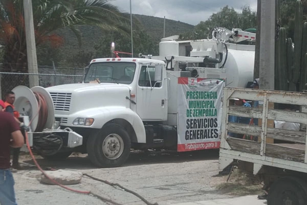 Sanitarios Portátiles Sahagún nos especializamos en la renta de sanitarios portátiles, fosas sépticas, desazolve y limpieza de fosas sépticas, así como en la renta de equipo Vactor y limpieza de drenajes